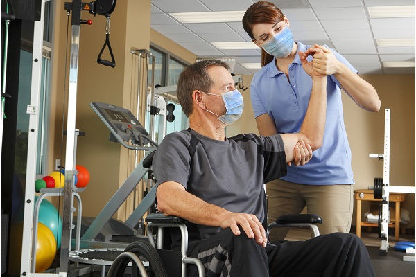 Fisioterapia é fundamental na recuperação dos pacientes de Covid após alta hospitalar