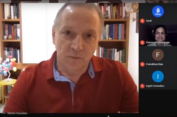 Professor da USP ministra II Aula Magna do curso de Odontologia