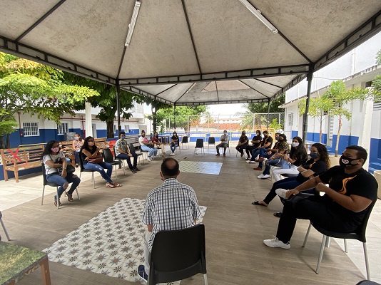 Roda de conversa marca início do semestre letivo do curso de Farmácia da Florence