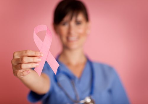 Outubro Rosa alerta quanto à importância da prevenção do câncer de mama