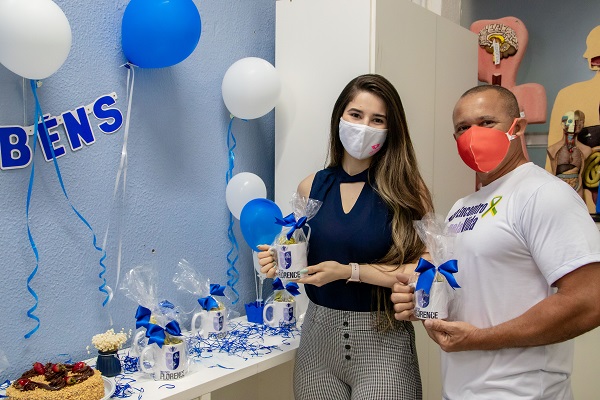 Docentes da Florence recebem homenagem no Dia do Professor