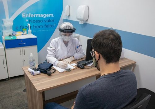 Clínica-escola da Florence oferece atendimento humanizado para pacientes