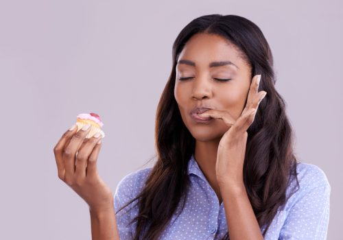 8 atitudes que te ajudarão a diminuir a vontade de comer doces