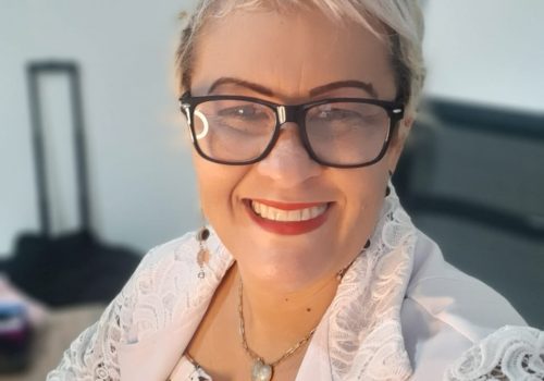 Coordenadora de Farmácia da Florence ministra curso do CRF-MA