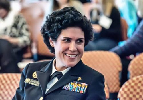 Valorização: Nos EUA, enfermeira é nomeada maior autoridade em saúde