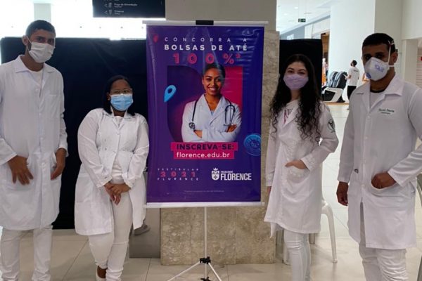 Curso de Fisioterapia da Florence realiza Ação Social no Golden Shopping Calhau