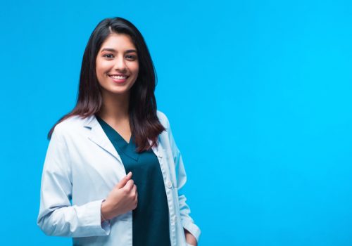 Curso de Biomedicina da Florence realiza a Cerimônia do Jaleco para alunos ingressantes