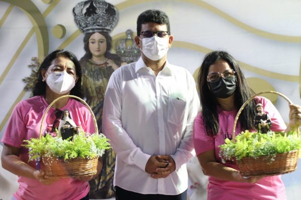 Florence participa de celebração em homenagem ao Dia do Professor