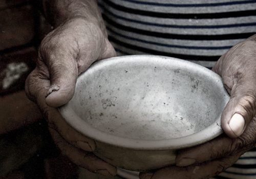 Florence debate importância de encontrar caminhos para a erradicação da pobreza