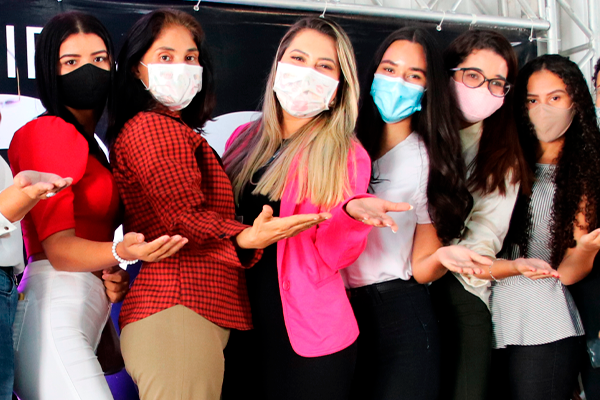 Cursos de Estética da Florence participam da 1ª Feira Top Make e Beleza 