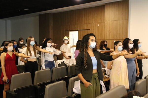 Cerimônia do Jaleco marca momento importante para alunos de Biomedicina da Florence