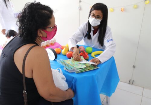 Moradores da Cohab recebem serviços para saúde feminina e masculina ofertados pelo Florence