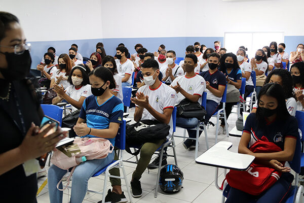 Faculdade Florence promove aulão de revisão para redação do Enem