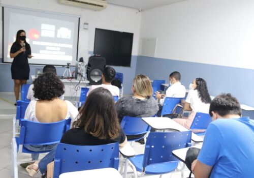 Curso de Odontologia realiza mesa-redonda com a presença de profissionais renomados da área