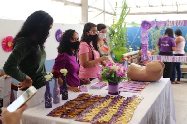 Liga de Enfermagem da Florence promove ação para comunidade acadêmica em alusão à campanha Março Lilás