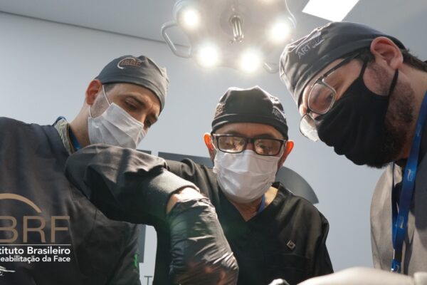 Professores de Odontologia da Florence ministram curso no ITC do Rio de Janeiro