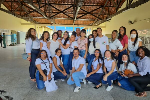 Curso de Enfermagem da Florence realiza ação educacional em escola na Vila Embratel