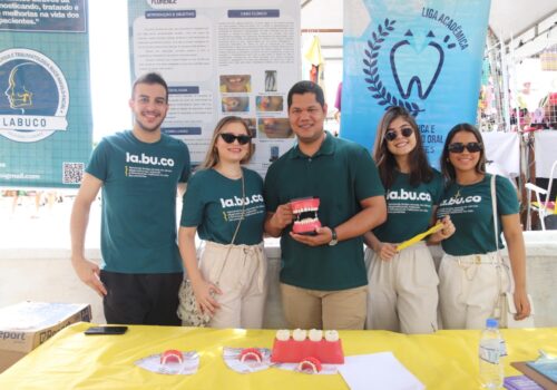 Curso de Odontologia da Florence participa de ação educativa na Feirinha São Luís