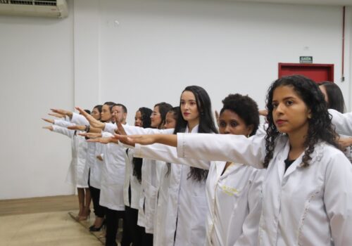Cerimônia do Jaleco marca momento importante para alunos de Nutrição da Florence