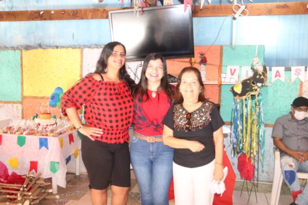 Curso de Enfermagem leva apoio e alegria a pacientes do Hospital Vida e Liberdade através de Festa junina