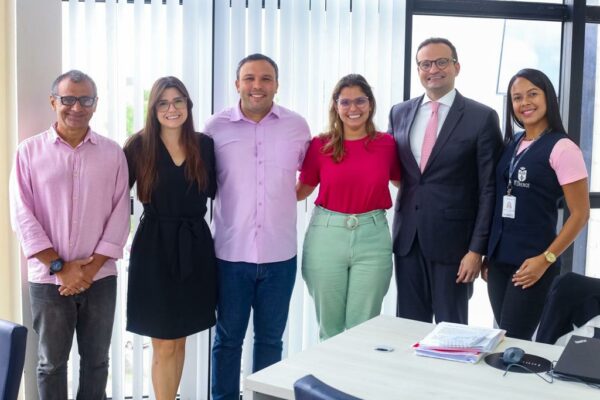 Faculdade Florence renova convênio com a SEGEP