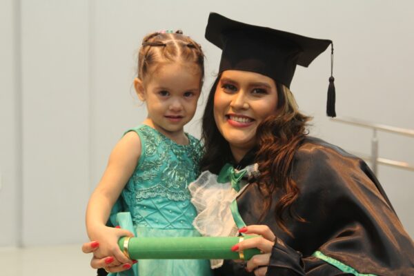 Florence forma novos profissionais de Enfermagem em Colação de Grau