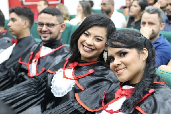 Colação de grau da Florence forma novos bacharéis em Direito