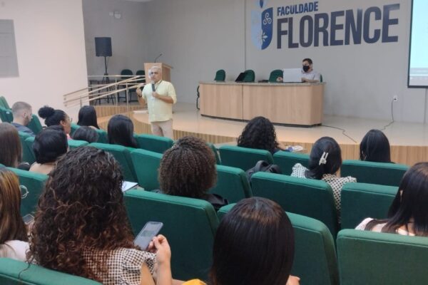 Faculdade Florence promoveu aula inaugural com alunos da modalidade EaD
