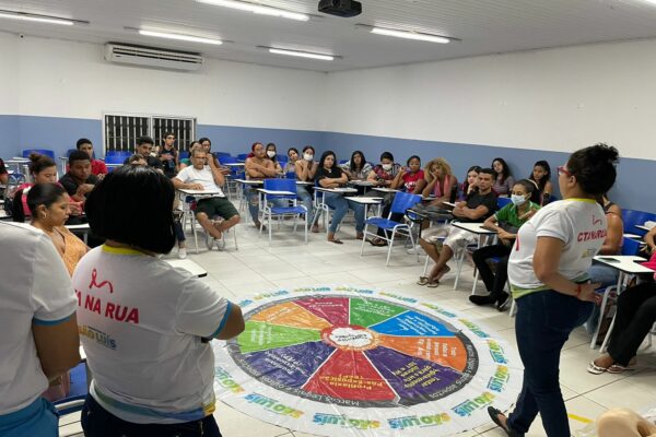 Curso de Enfermagem da Florence realiza atividade de Educação em Saúde sobre prevenção às DSTs