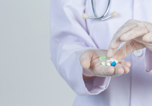 Florence alerta para a importância do acesso ao medicamento