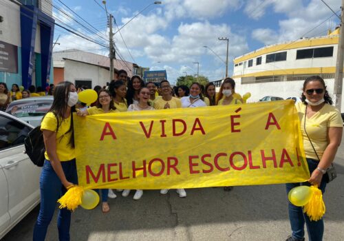 Instituto Florence faz caminhada pela vida