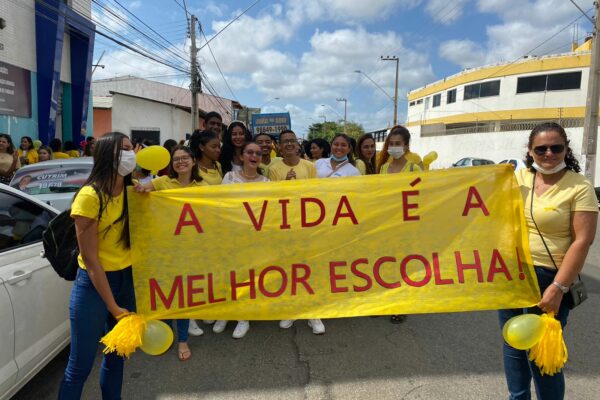 Instituto Florence faz caminhada pela vida