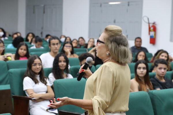 Evento Redação Campeã reúne centenas de estudantes nas vésperas do ENEM