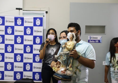 Faculdade Florence recebe imagem peregrina de Nossa Senhora da Conceição