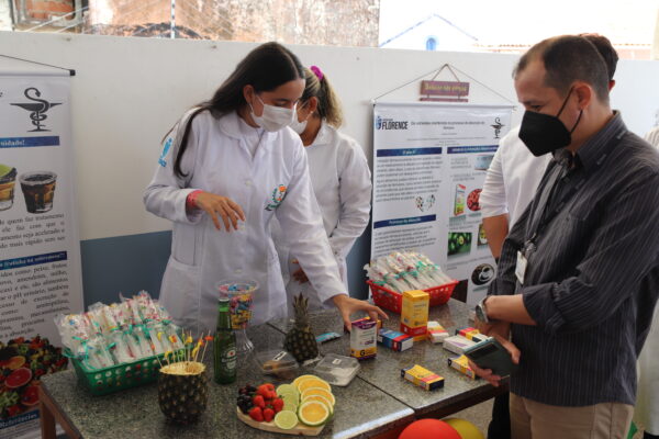 Curso de farmácia da Faculdade Florence realiza Mostra Científica