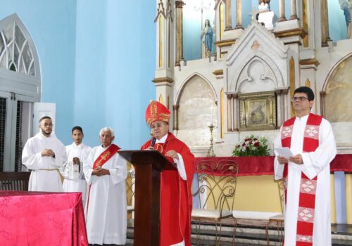 Faculdade Florence participa do Sacramento da Crisma na Igreja dos Remédios