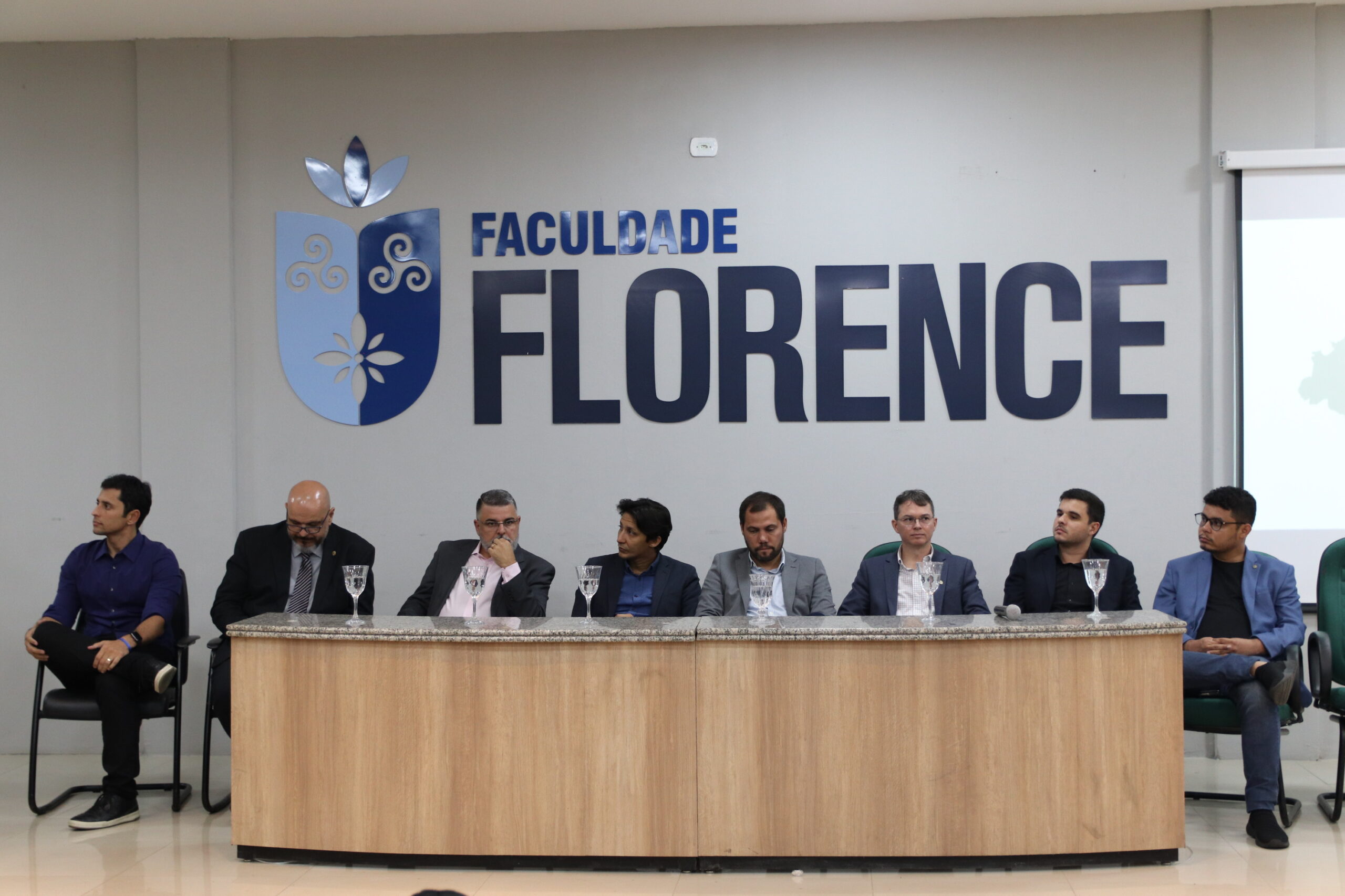 Faculdade Florence  15 de novembro: Proclamação da República Brasileira  completa 131 anos - Faculdade Florence