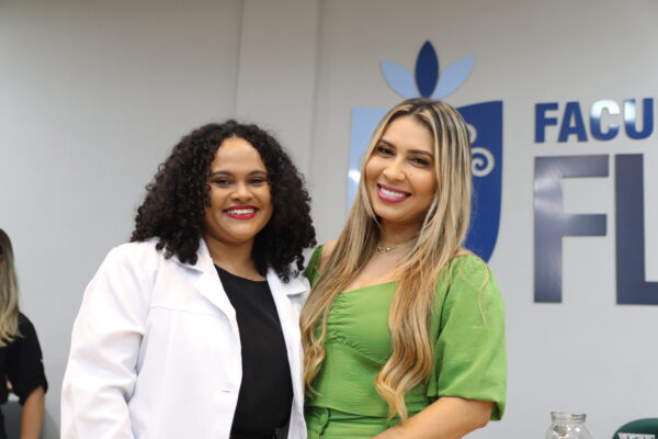 Faculdade Florence promove Cerimônia do Jaleco para estudantes do curso de Estética e Cosmética