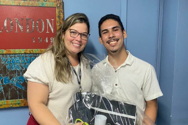 Faculdade Florence celebra o sucesso do aluno Luan Magalhães no evento da ASSOBRAFIR