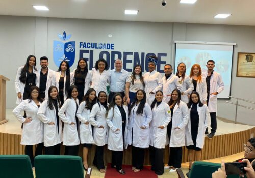 Faculdade Florence Celebra Cerimônia do Jaleco do Curso de Enfermagem