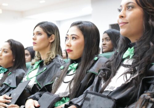 Uma Noite Memorável: Formatura dos Cursos Técnicos de Estética e Enfermagem do Instituto Florence