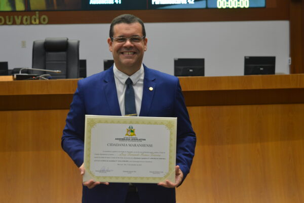 Professor do Curso de Farmácia da Faculdade Florence Recebe o Título de Cidadão Maranhense em Sessão Solene na Assembleia Legislativa do Estado do Maranhão